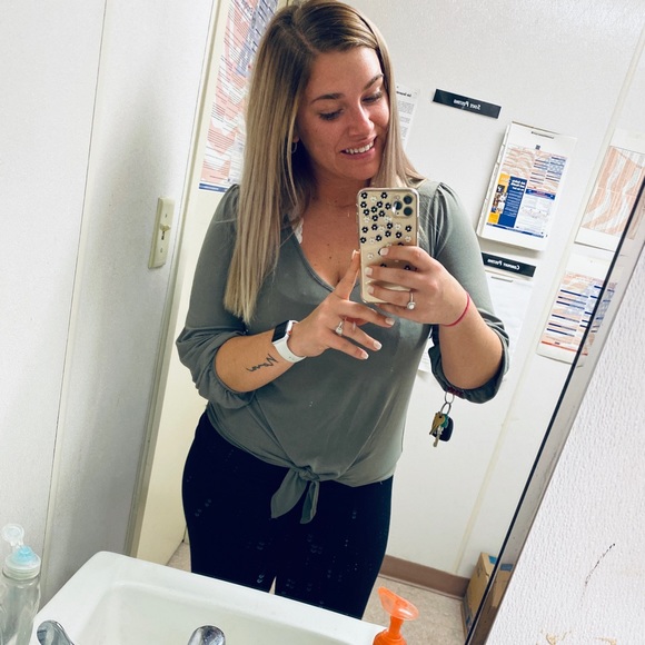 Meet your Posher, Kailey - Picture 2 of 3